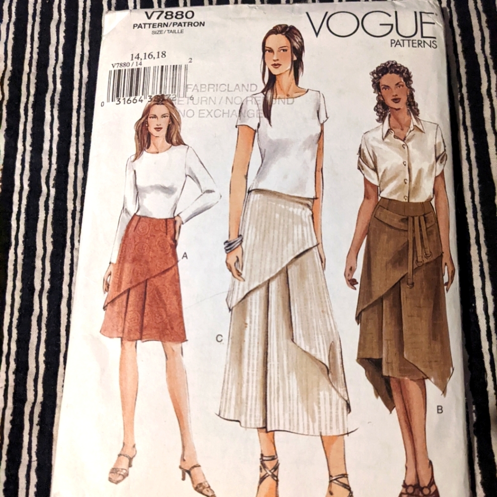 Vogue V7880 size 14 16 18 pattern only